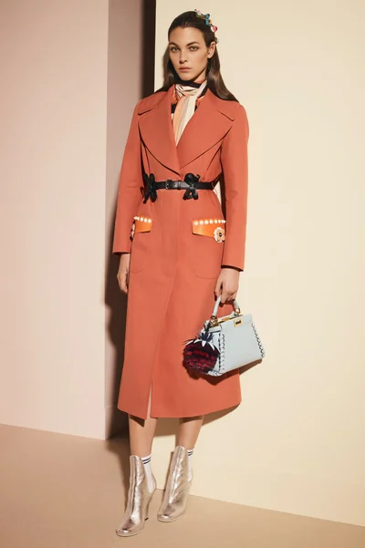 Look 16